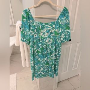 Lilly Pulitzer Delaney short sleeved dress. Botanical green safari sangria
